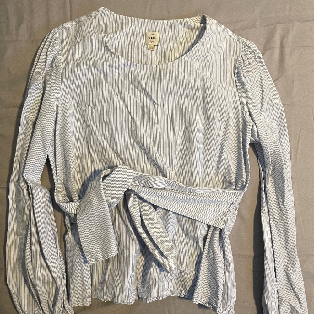 Seen Worn Kept- Perfect Office Shirt!
